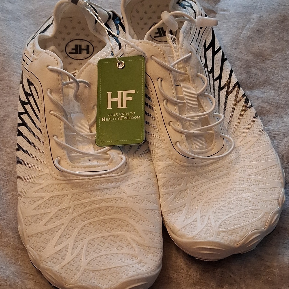 Healthy Freedom  Bare Shoess Size 43 NWT Women